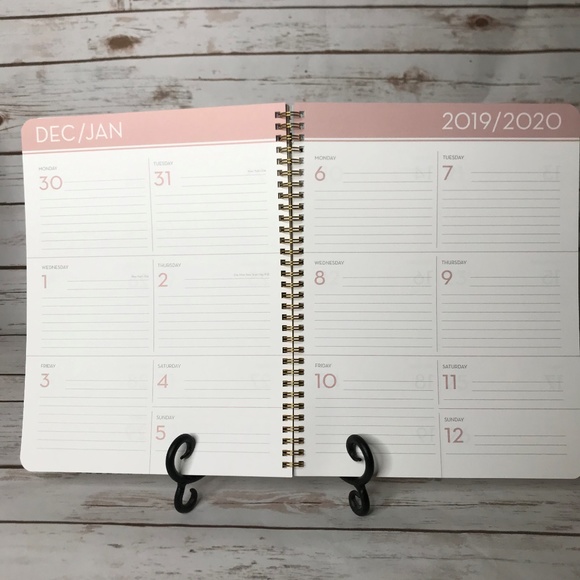 2020 Orange Circle Studio Desert Llamas Planner - Picture 5 of 8